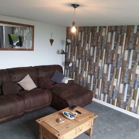 Sunny Lynn Villa Oldham Bagian luar foto